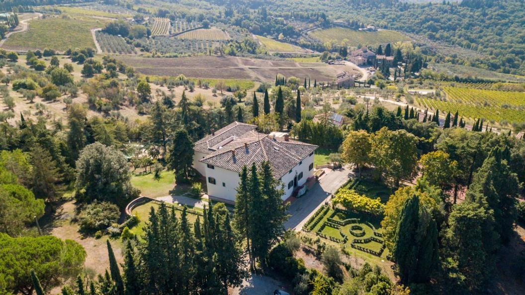 Godenano - Pool&restaurant