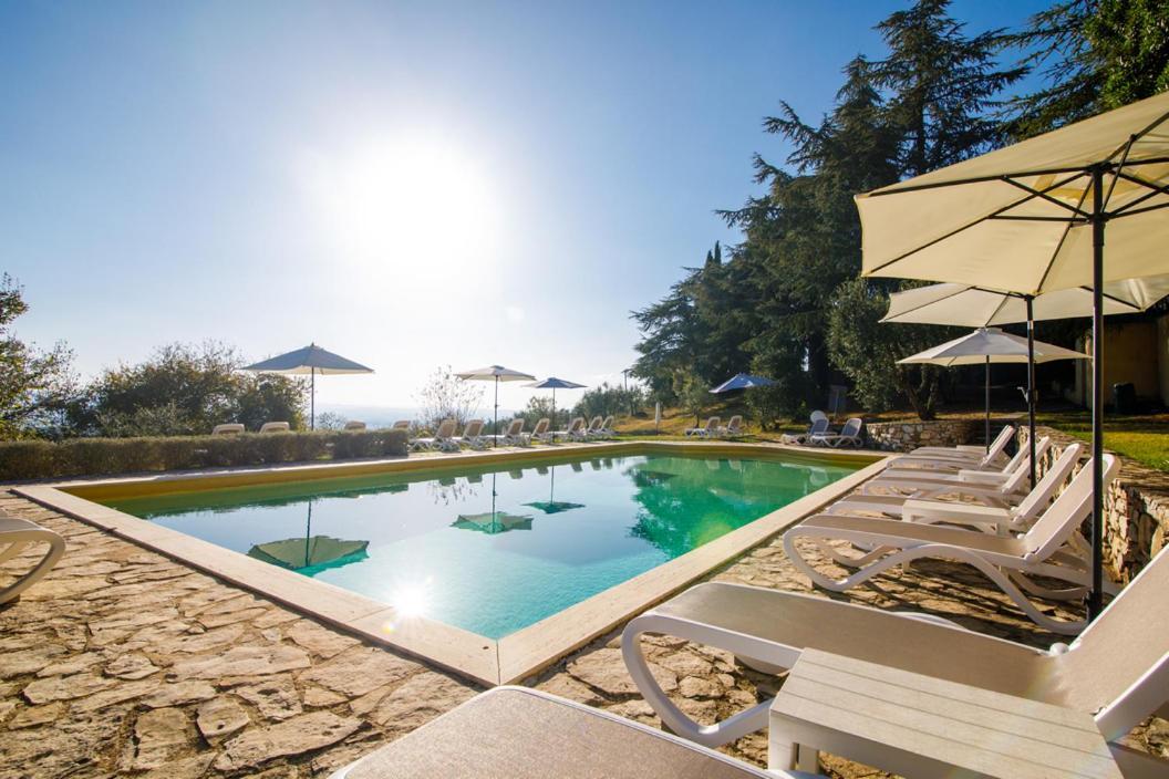 Godenano - Pool&restaurant *