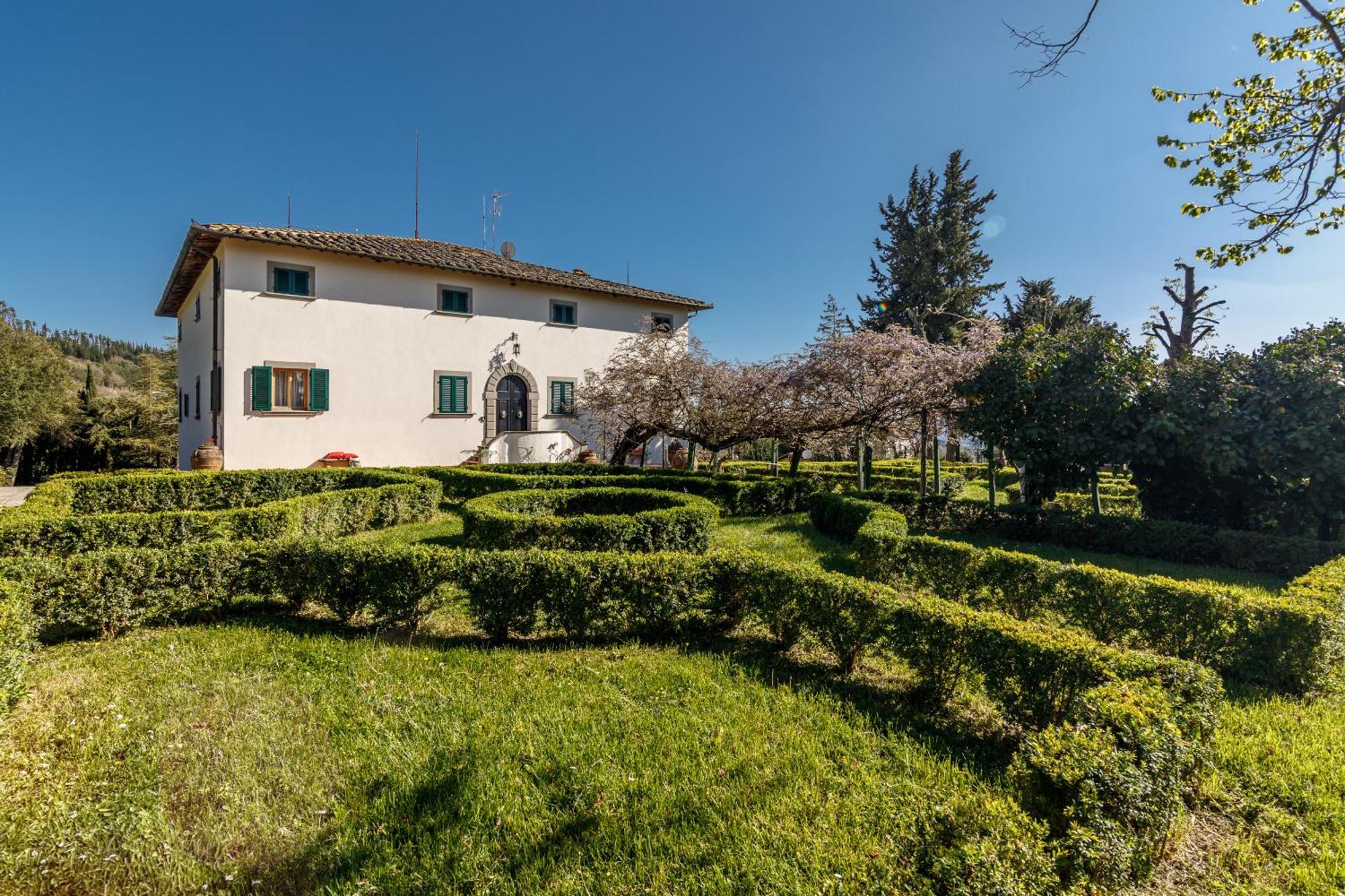 Godenano - Pool&restaurant Séjour à la campagne