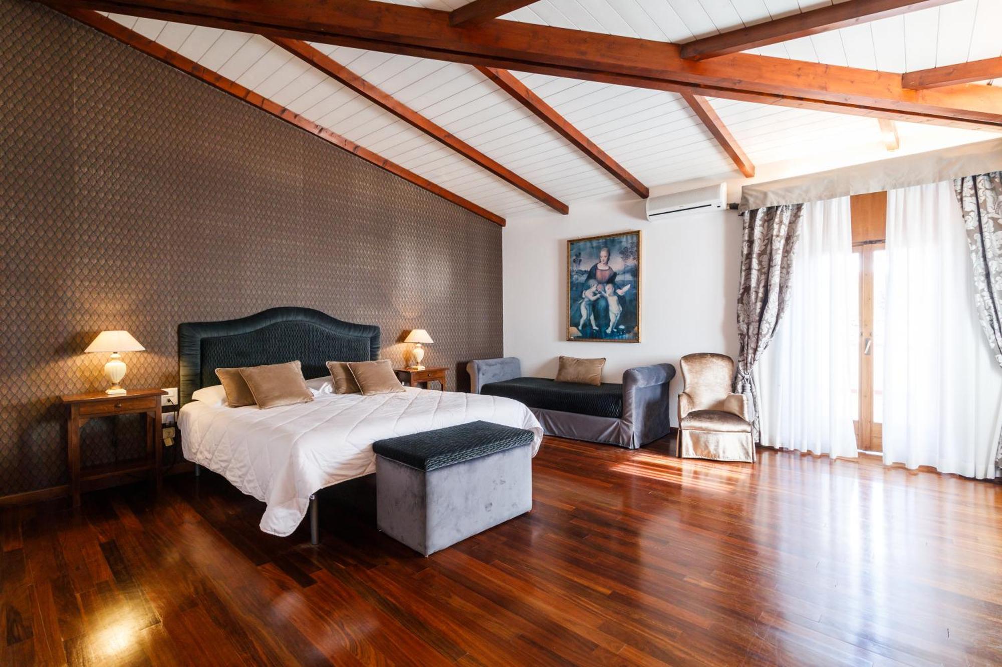 Godenano - Pool&restaurant Country house *