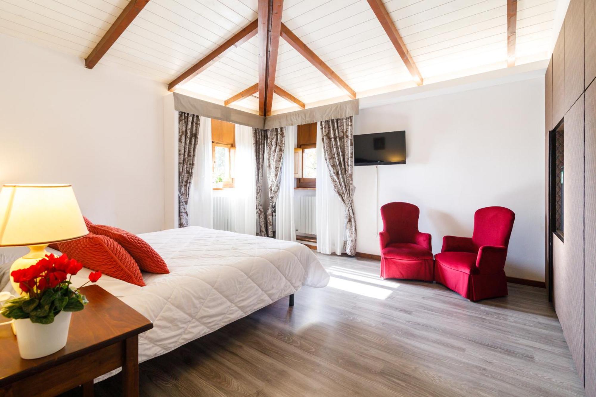 Godenano - Pool&restaurant Country house *