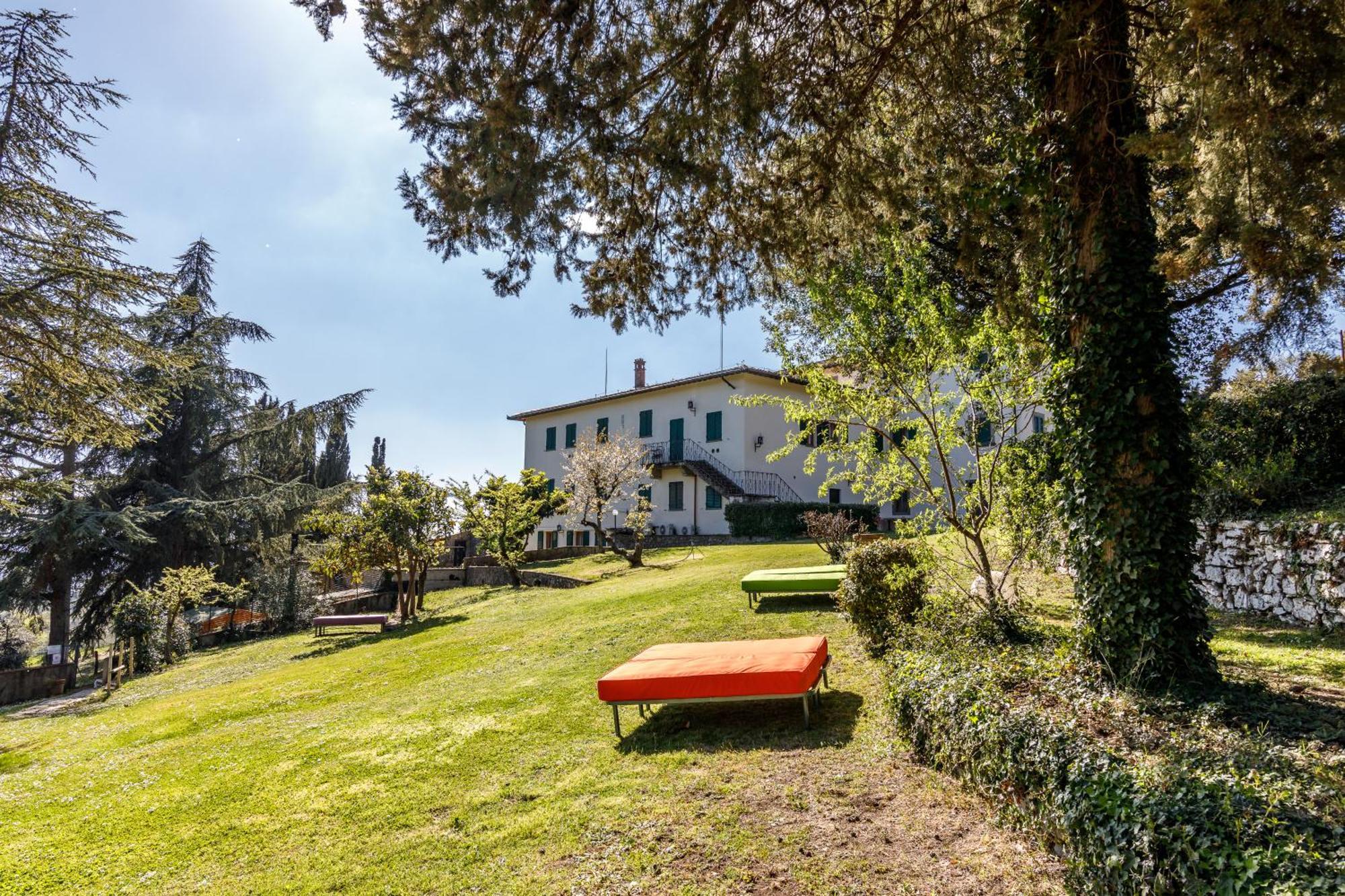 Godenano - Pool&restaurant